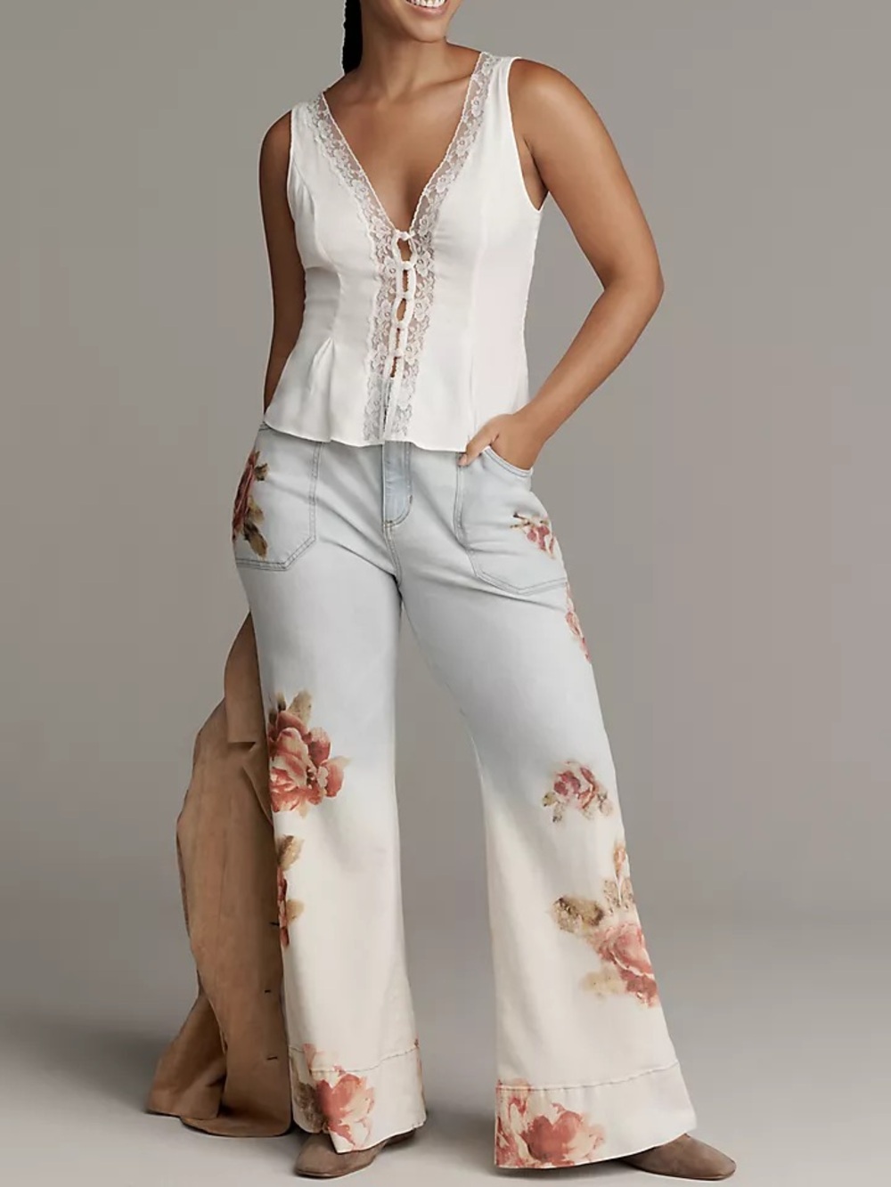 NWT Rylan Relaxed High-Rise Flare Jeans by Pilcro Size 28 - Picture 5 of 11